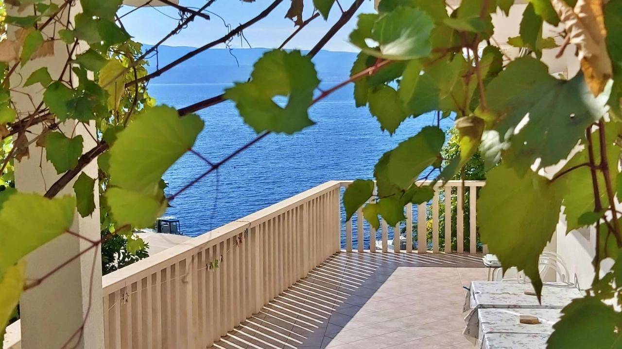 אומיס Apartments Neda מראה חיצוני תמונה